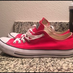 Low Top Red Converse